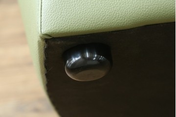 中古　美品　カリモク家具(karimoku)　Chitano(チターノ)　木製フレームがアクセントのレザーソファ　定価約29万円　(R-086400)