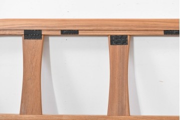 デンマークヴィンテージ　美品　Dyrlund(デューロン)　本革　チーク材のしっかりとしたフレームが印象的な3人掛けソファ　(R-086401)