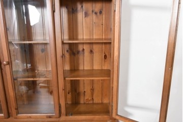 中古　美品　ACTUS(アクタス)取り扱い　バレンシアシリーズ　パイン材　花柄タイルが可愛らしいカップボード　(R-086402)