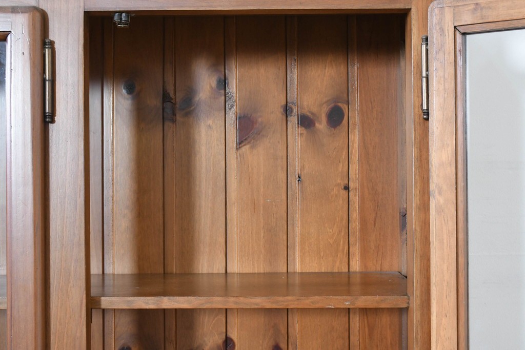 中古　美品　ACTUS(アクタス)取り扱い　バレンシアシリーズ　パイン材　花柄タイルが可愛らしいカップボード　(R-086402)