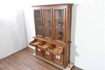 中古　美品　ACTUS(アクタス)取り扱い　バレンシアシリーズ　パイン材　花柄タイルが可愛らしいカップボード　(R-086402)