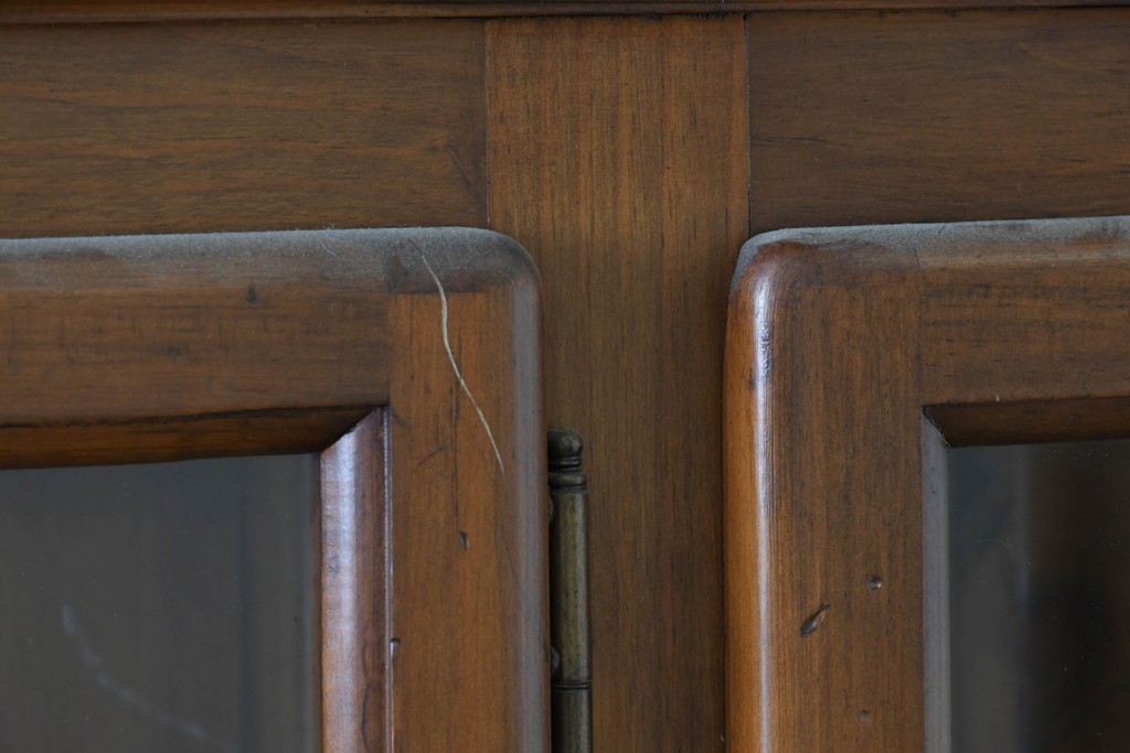 中古　美品　ACTUS(アクタス)取り扱い　バレンシアシリーズ　パイン材　花柄タイルが可愛らしいカップボード　(R-086402)