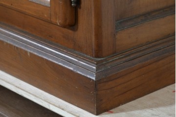 中古　美品　ACTUS(アクタス)取り扱い　バレンシアシリーズ　パイン材　花柄タイルが可愛らしいカップボード　(R-086402)