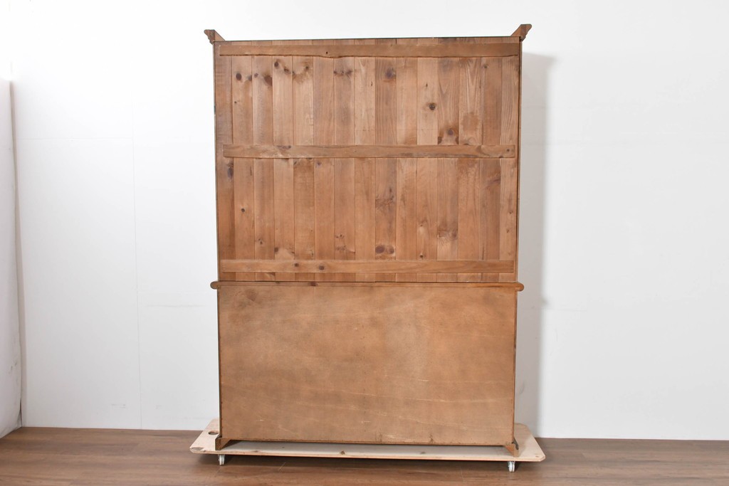 中古　美品　ACTUS(アクタス)取り扱い　バレンシアシリーズ　パイン材　花柄タイルが可愛らしいカップボード　(R-086402)