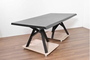 中古　超美品　モデルルーム展示品　希少な廃番品　calligaris(カリガリス)　フォルムの美しいジャングルダイニングテーブル　定価約42万円　(R-086403)