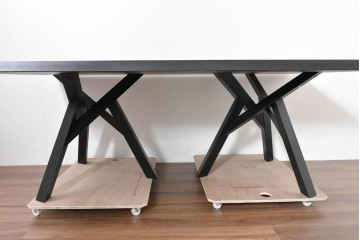 中古　超美品　モデルルーム展示品　希少な廃番品　calligaris(カリガリス)　フォルムの美しいジャングルダイニングテーブル　定価約42万円　(R-086403)