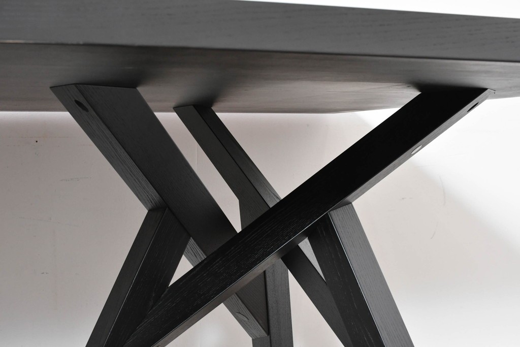 中古　超美品　モデルルーム展示品　希少な廃番品　calligaris(カリガリス)　フォルムの美しいジャングルダイニングテーブル　定価約42万円　(R-086403)