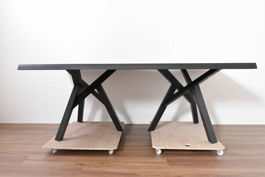 中古　超美品　モデルルーム展示品　希少な廃番品　calligaris(カリガリス)　フォルムの美しいジャングルダイニングテーブル　定価約42万円　(R-086403)