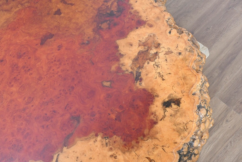 和製ヴィンテージ　花梨(カリン)材　天板の鳥眼杢と自然な輪郭が魅力の座卓　(R-086404)