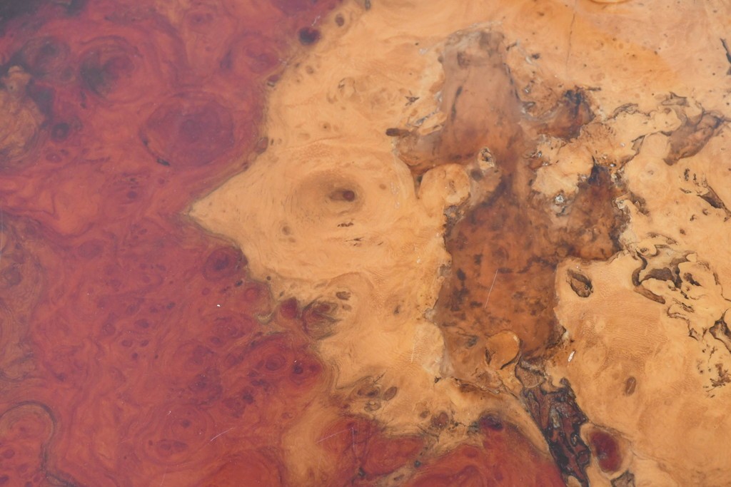 和製ヴィンテージ　花梨(カリン)材　天板の鳥眼杢と自然な輪郭が魅力の座卓　(R-086404)