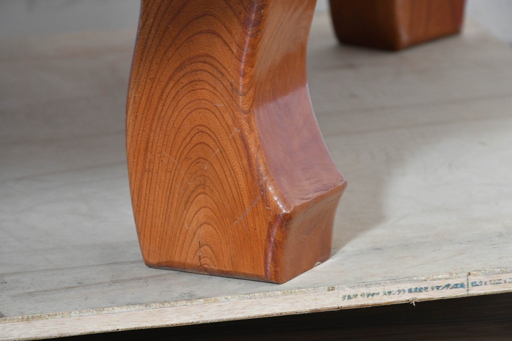 和製ヴィンテージ　花梨(カリン)材　天板の鳥眼杢と自然な輪郭が魅力の座卓　(R-086404)