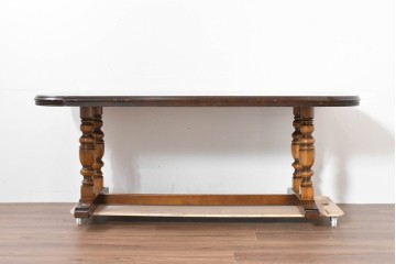 中古　美品　カリモク家具(karimoku)　COLONIAL(コロニアル)シリーズ　挽物脚のダイニングテーブル　(R-086405)