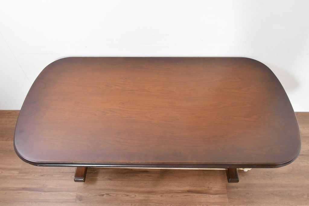 中古　美品　カリモク家具(karimoku)　COLONIAL(コロニアル)シリーズ　挽物脚のダイニングテーブル　(R-086405)