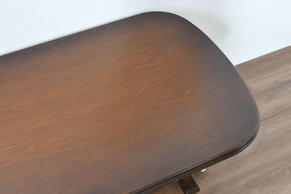 中古　美品　カリモク家具(karimoku)　COLONIAL(コロニアル)シリーズ　挽物脚のダイニングテーブル　(R-086405)