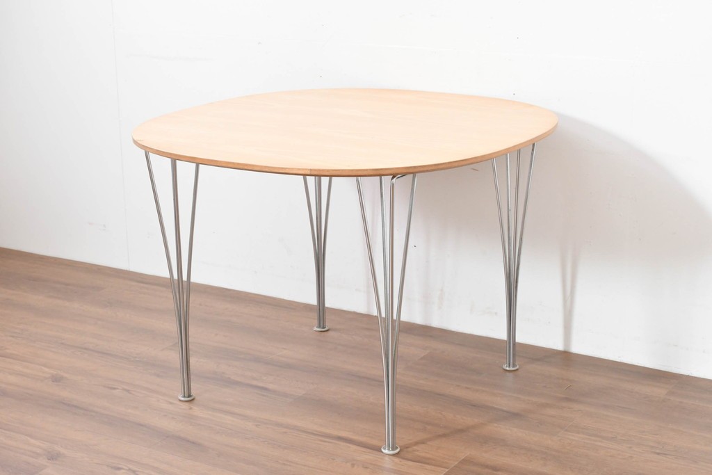 デンマークヴィンテージ　FRITZ HANSEN(フリッツハンセン)　数学的曲線でデザインされたスーパー円テーブル　現行定価約34万円　(R-086406)