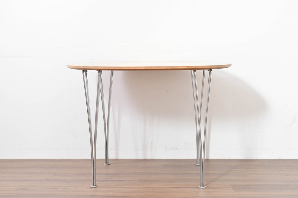 デンマークヴィンテージ　FRITZ HANSEN(フリッツハンセン)　数学的曲線でデザインされたスーパー円テーブル　現行定価約34万円　(R-086406)