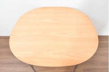 デンマークヴィンテージ　FRITZ HANSEN(フリッツハンセン)　数学的曲線でデザインされたスーパー円テーブル　現行定価約34万円　(R-086406)