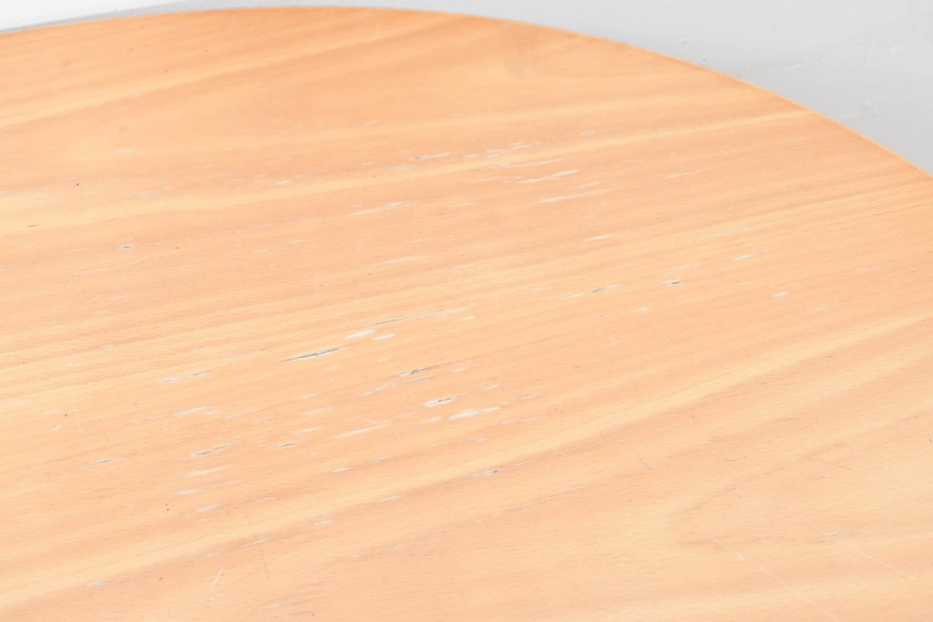 デンマークヴィンテージ　FRITZ HANSEN(フリッツハンセン)　数学的曲線でデザインされたスーパー円テーブル　現行定価約34万円　(R-086406)