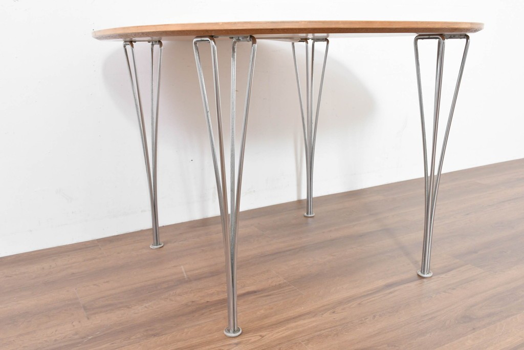 デンマークヴィンテージ　FRITZ HANSEN(フリッツハンセン)　数学的曲線でデザインされたスーパー円テーブル　現行定価約34万円　(R-086406)