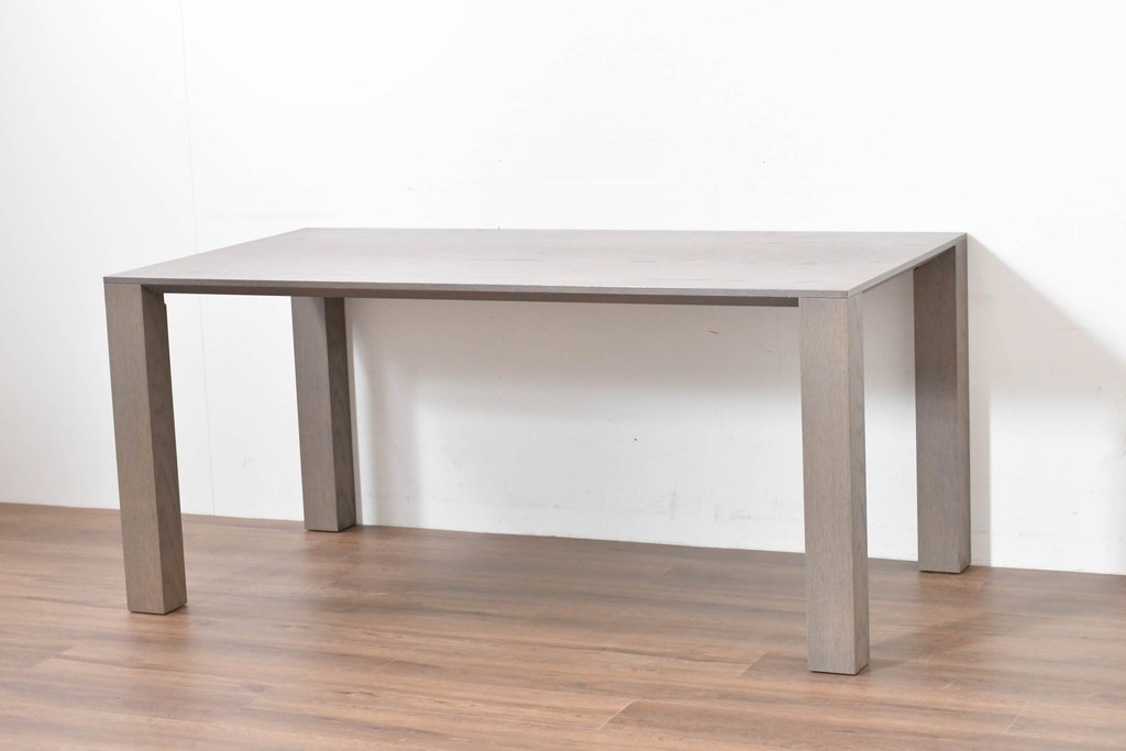 中古　超美品　モデルルーム展示品　arflex(アルフレックス)　AURORA(アウロラ)　グレートーンの木目がモダンなダイニングテーブル　定価約26万円　(R-086407)