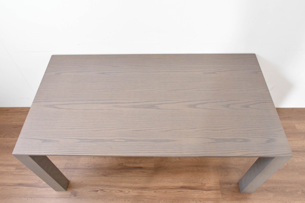 中古　超美品　モデルルーム展示品　arflex(アルフレックス)　AURORA(アウロラ)　グレートーンの木目がモダンなダイニングテーブル　定価約26万円　(R-086407)