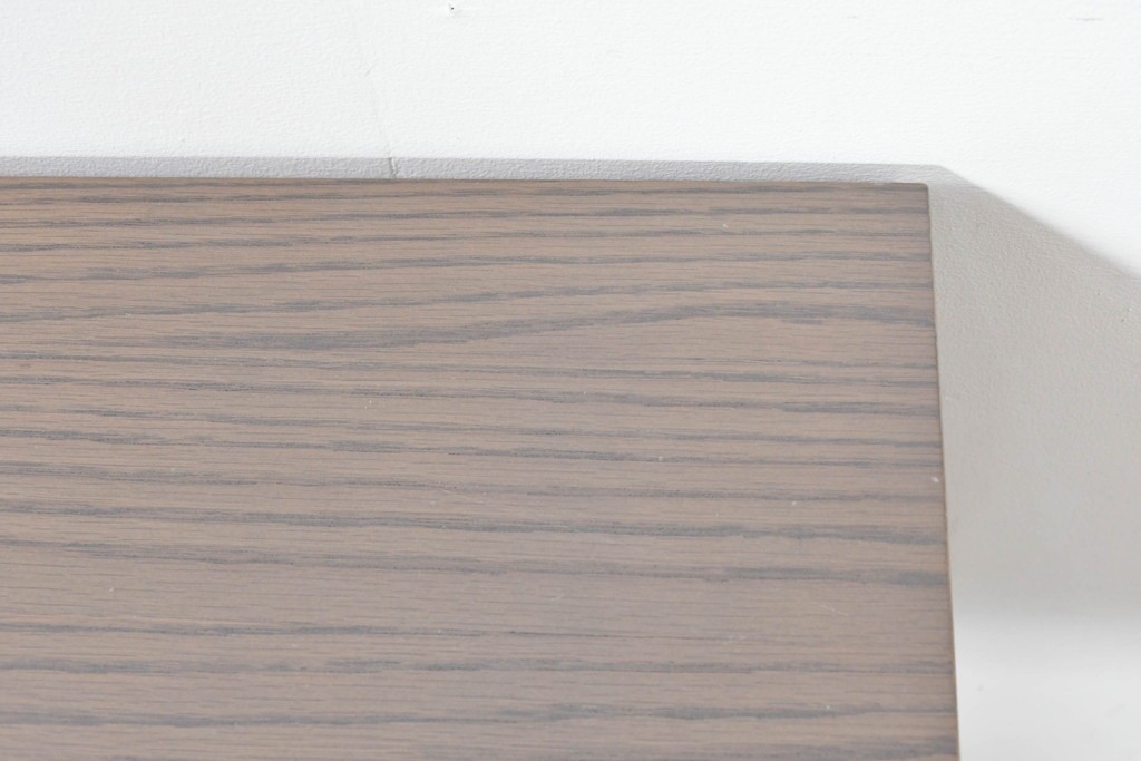 中古　超美品　モデルルーム展示品　arflex(アルフレックス)　AURORA(アウロラ)　グレートーンの木目がモダンなダイニングテーブル　定価約26万円　(R-086407)