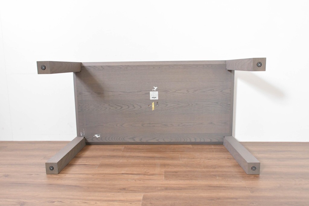 中古　超美品　モデルルーム展示品　arflex(アルフレックス)　AURORA(アウロラ)　グレートーンの木目がモダンなダイニングテーブル　定価約26万円　(R-086407)