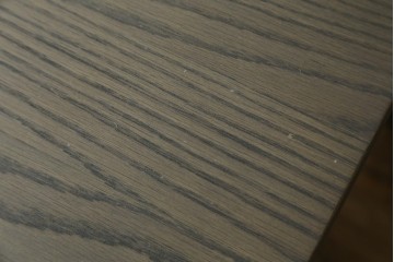 新古　展示品　arflex(アルフレックス)　AURORA(アウロラ)　グレートーンの木目がモダンなダイニングテーブル　定価約26万円　(R-086407)
