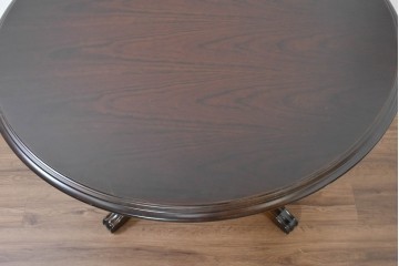 中古　美品　カリモク家具(karimoku)　COLONIAL(コロニアル)シリーズ　挽き物脚の丸型ダイニングテーブル　(R-086408)