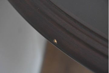 中古　美品　カリモク家具(karimoku)　COLONIAL(コロニアル)シリーズ　挽き物脚の丸型ダイニングテーブル　(R-086408)