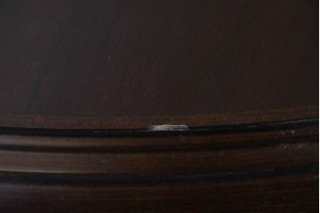 中古　美品　カリモク家具(karimoku)　COLONIAL(コロニアル)シリーズ　挽き物脚の丸型ダイニングテーブル　(R-086408)