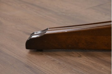 中古　美品　カリモク家具(karimoku)　COLONIAL(コロニアル)シリーズ　挽き物脚の丸型ダイニングテーブル　(R-086408)