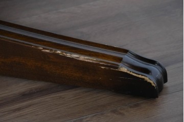 中古　美品　カリモク家具(karimoku)　COLONIAL(コロニアル)シリーズ　挽き物脚の丸型ダイニングテーブル　(R-086408)