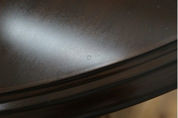 中古　美品　カリモク家具(karimoku)　COLONIAL(コロニアル)シリーズ　挽き物脚の丸型ダイニングテーブル　(R-086408)