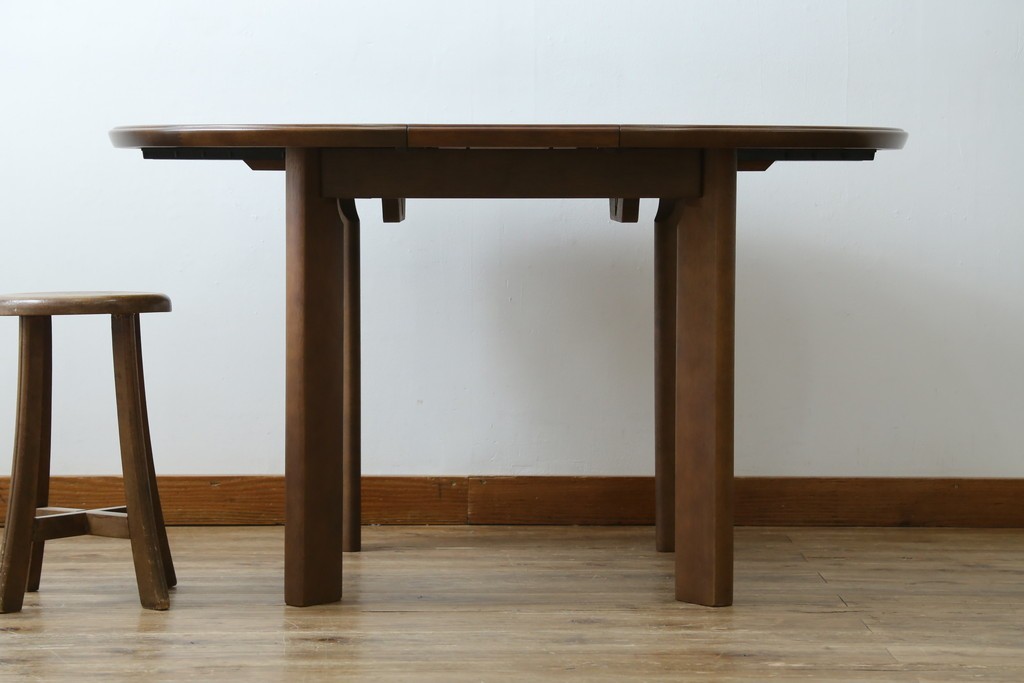 中古　希少な廃番品　maruni(マルニ木工)　オールドマルニ　角の取れたフォルムが魅力のエクステンションラウンドテーブル　(R-086409)