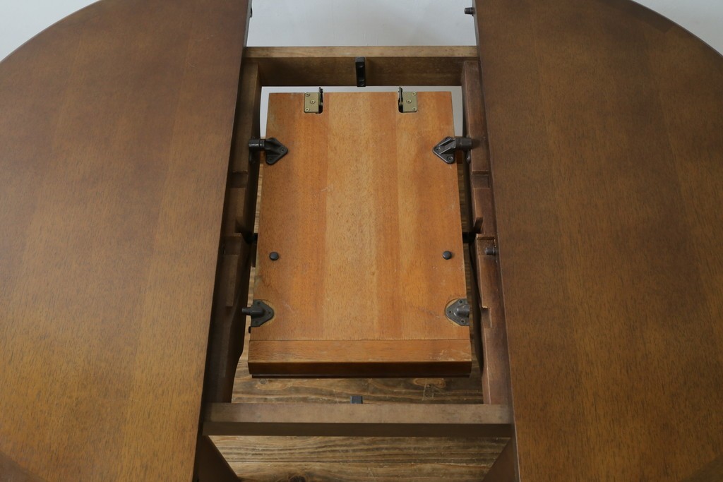 中古　希少な廃番品　maruni(マルニ木工)　オールドマルニ　角の取れたフォルムが魅力のエクステンションラウンドテーブル　(R-086409)