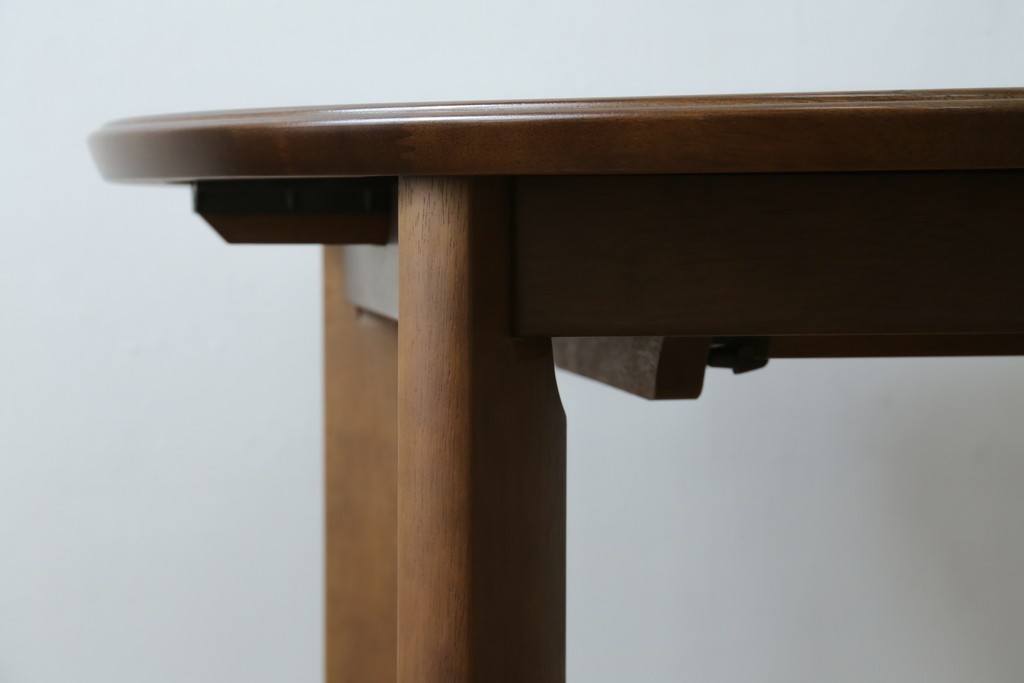 中古　希少な廃番品　maruni(マルニ木工)　オールドマルニ　角の取れたフォルムが魅力のエクステンションラウンドテーブル　(R-086409)