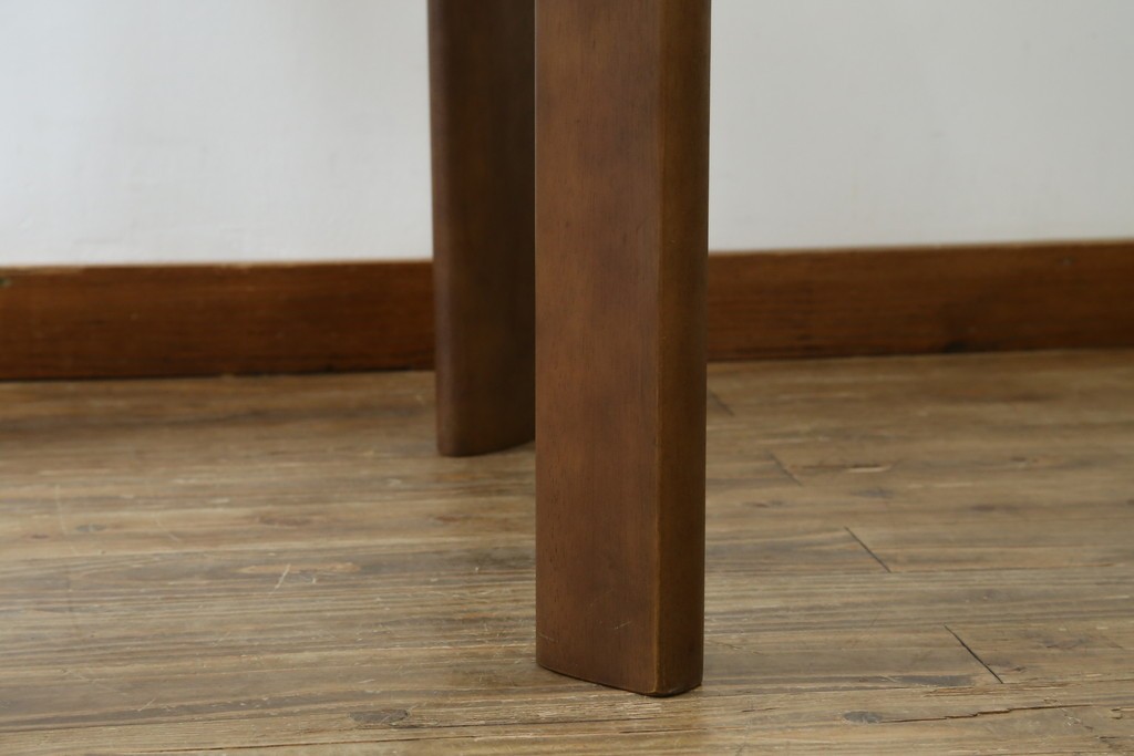 中古　希少な廃番品　maruni(マルニ木工)　オールドマルニ　角の取れたフォルムが魅力のエクステンションラウンドテーブル　(R-086409)