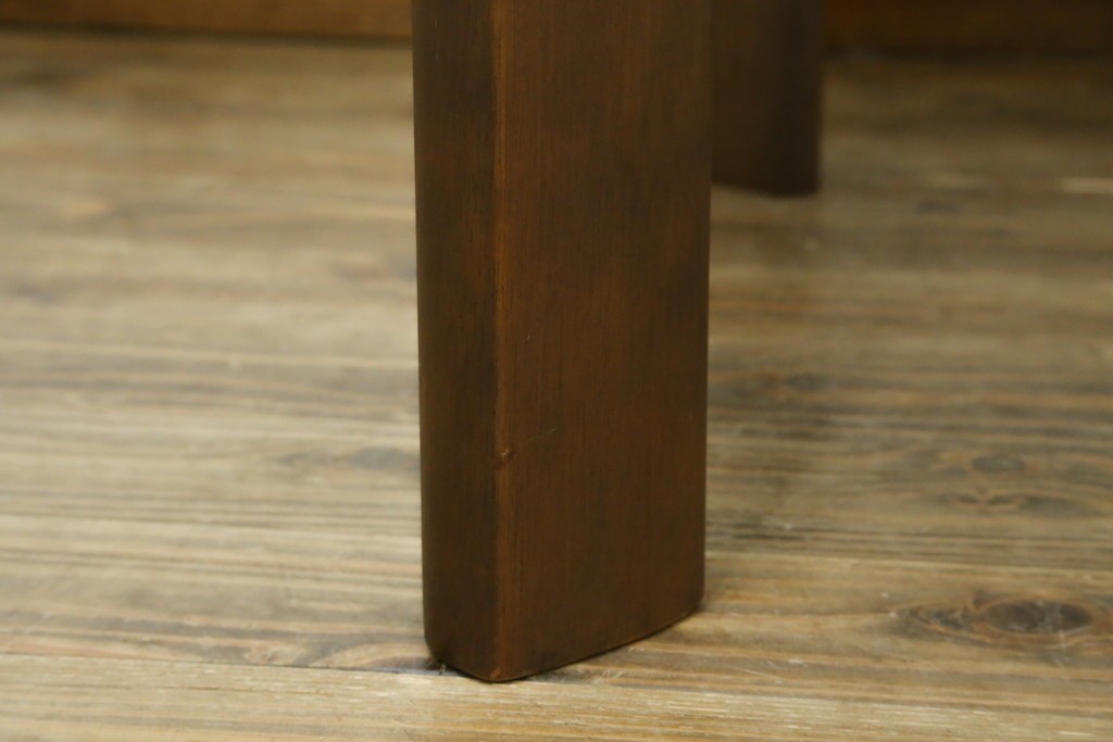 中古　希少な廃番品　maruni(マルニ木工)　オールドマルニ　角の取れたフォルムが魅力のエクステンションラウンドテーブル　(R-086409)