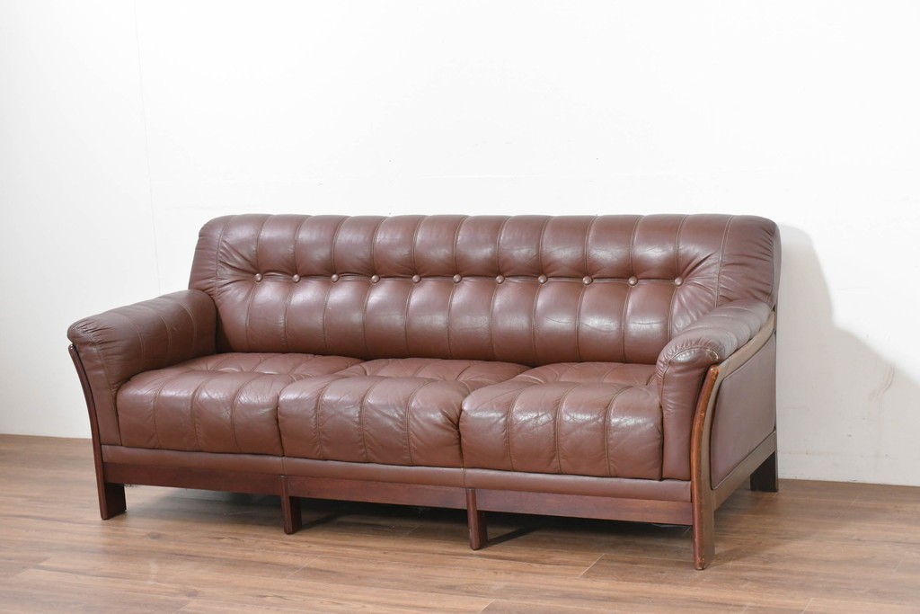 和製ヴィンテージ　maruni(マルニ木工)　オールドマルニ　ボタン留めキルティングが上品な本革ソファ　(R-086411)
