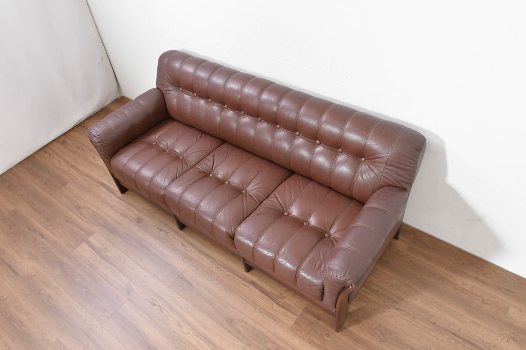 和製ヴィンテージ　maruni(マルニ木工)　オールドマルニ　ボタン留めキルティングが上品な本革ソファ　(R-086411)