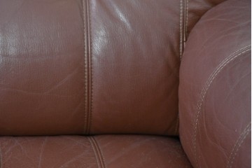 和製ヴィンテージ　maruni(マルニ木工)　オールドマルニ　ボタン留めキルティングが上品な本革ソファ　(R-086411)