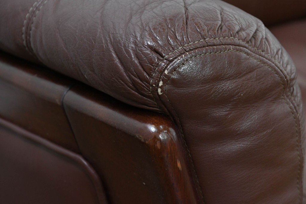 和製ヴィンテージ　maruni(マルニ木工)　オールドマルニ　ボタン留めキルティングが上品な本革ソファ　(R-086411)