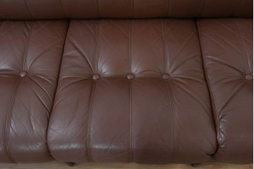 和製ヴィンテージ　maruni(マルニ木工)　オールドマルニ　ボタン留めキルティングが上品な本革ソファ　(R-086411)