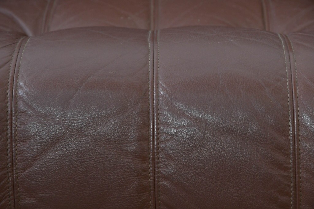 和製ヴィンテージ　maruni(マルニ木工)　オールドマルニ　ボタン留めキルティングが上品な本革ソファ　(R-086411)