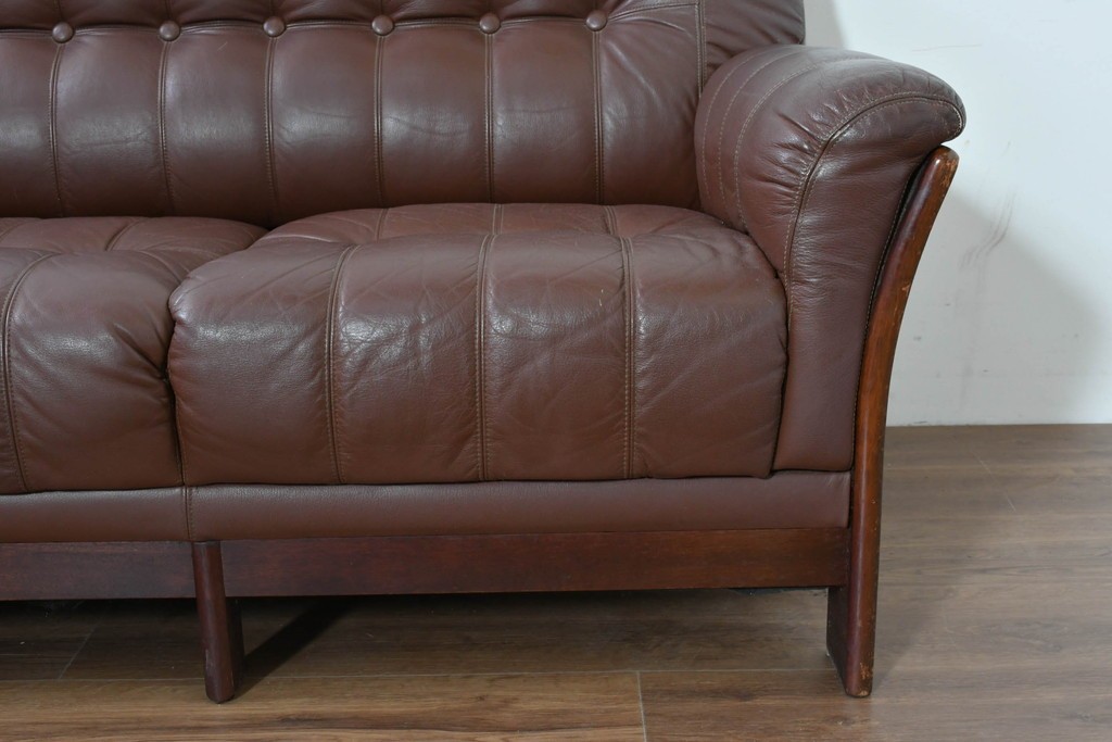 和製ヴィンテージ　maruni(マルニ木工)　オールドマルニ　ボタン留めキルティングが上品な本革ソファ　(R-086411)