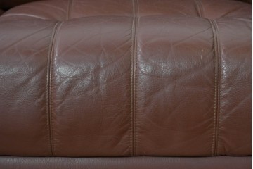 和製ヴィンテージ　maruni(マルニ木工)　オールドマルニ　ボタン留めキルティングが上品な本革ソファ　(R-086411)