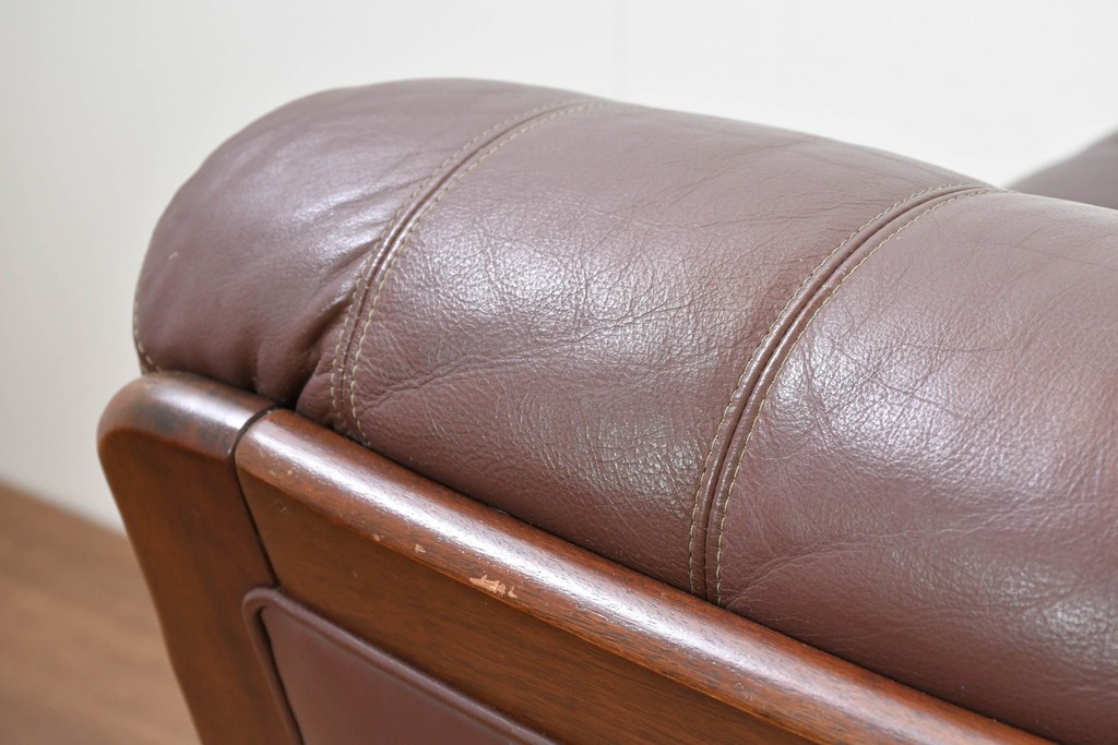 和製ヴィンテージ　maruni(マルニ木工)　オールドマルニ　ボタン留めキルティングが上品な本革ソファ　(R-086411)