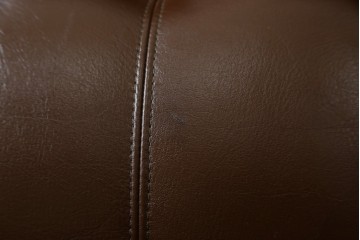 和製ヴィンテージ　maruni(マルニ木工)　希少　オールドマルニ　ボタン留めキルティングが上品な本革ソファ　(R-086411)