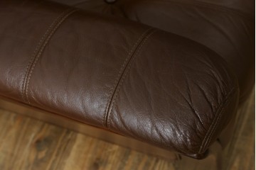 和製ヴィンテージ　maruni(マルニ木工)　希少　オールドマルニ　ボタン留めキルティングが上品な本革ソファ　(R-086411)